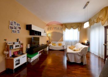 Soggiorno - Quadrilocale Via Lonigro
 
17, Bari - foto 4