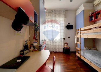 Camera / camera da letto - Quadrilocale Via Lonigro
 
17, Bari - foto 17