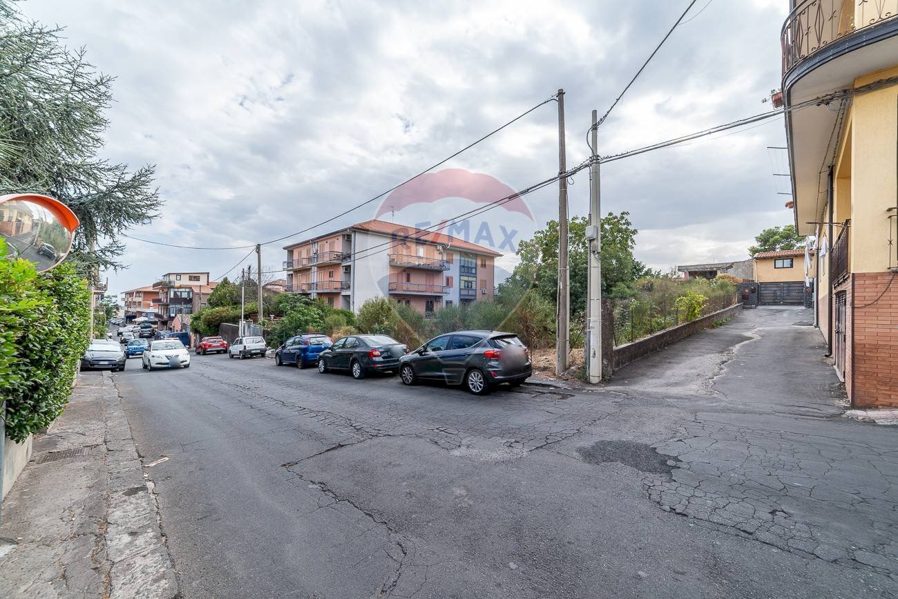 Edificio all\'aperto - Semi-detached house VIA SALVATORE GIUFFRIDA
 
15, Mascalucia - photo 2