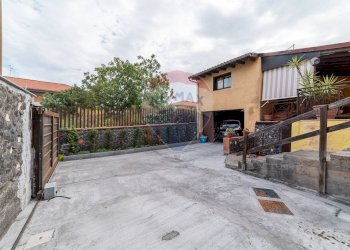 Terrazza - Casa semi indipendente VIA SALVATORE GIUFFRIDA
 
15, Mascalucia - foto 1