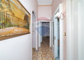 Hall / corridoio - Casa semi indipendente VIA SALVATORE GIUFFRIDA
 
15, Mascalucia - foto 19