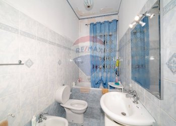 Bagno - Casa semi indipendente VIA SALVATORE GIUFFRIDA
 
15, Mascalucia - foto 22