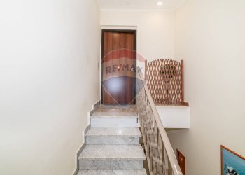 Scale - Casa semi indipendente VIA SALVATORE GIUFFRIDA
 
15, Mascalucia - foto 34