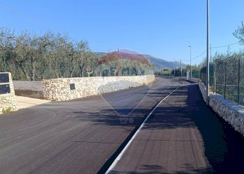 Terrazza - Casa indipendente Contrada Varcaro
 
snc, Monte Sant'Angelo - foto 2
