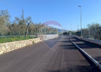 Edificio all\'aperto - Casa indipendente Contrada Varcaro
 
snc, Monte Sant'Angelo - foto 24