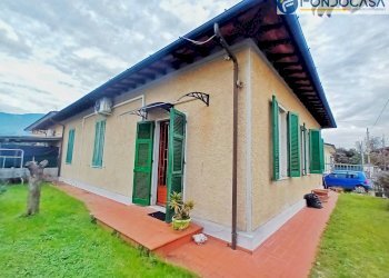 facciata - Casa semi indipendente Via Don Giovanni Minzoni, Pietrasanta - foto 2