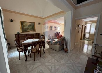 Sala da pranzo - Casa indipendente Gabriele D'Annunzio
 
13, Salice Salentino - foto 1