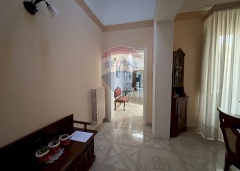 Hall / corridoio - Casa indipendente Gabriele D'Annunzio
 
13, Salice Salentino - foto 5