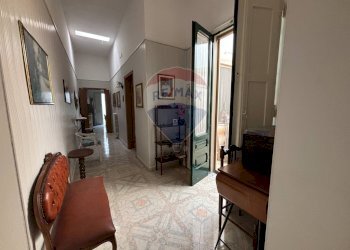 Hall / corridoio - Casa indipendente Gabriele D'Annunzio
 
13, Salice Salentino - foto 6
