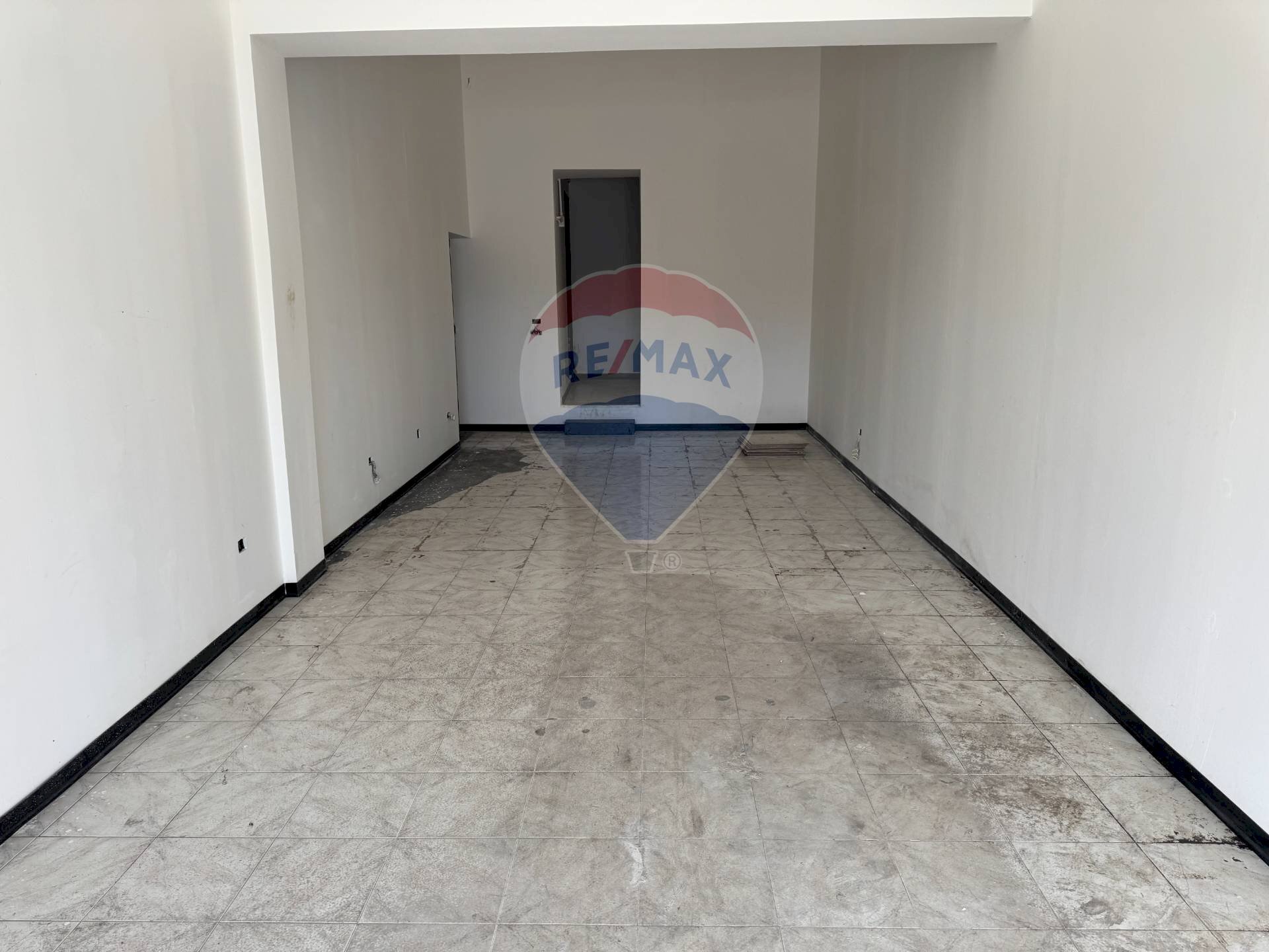 Stanza vuota - Commercial Premises Via Brigata Regina
 
136, Bari - photo 3
