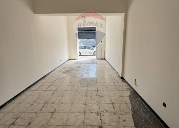 Stanza vuota - Locale Commerciale Via Brigata Regina
136, Bari - foto 7