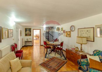 Sala da pranzo - Villa Via Crispiano
 
132/A, Martina Franca - foto 11