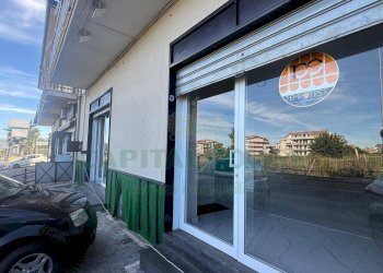 Foto 1 - Locale Commerciale Somma Vesuviana, Somma Vesuviana - foto 1