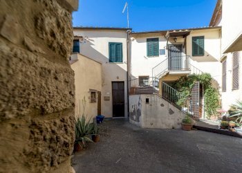 Foto 1 - Quadrilocale Via Giuseppe Garibaldi
 
65, Magliano in Toscana - foto 1