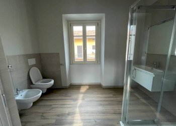 Bagno - Two-room apartment via Palazzina, Borgomanero - photo 13