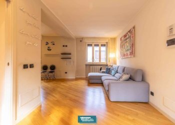 Salone - Villa via Brunelli Maioni, 59, Borgomanero - foto 3