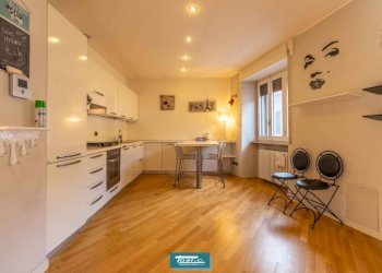 Cucina - Villa via Brunelli Maioni, 59, Borgomanero - foto 6