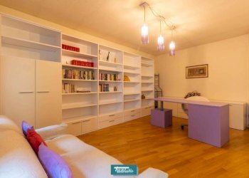 Salone - Villa via Brunelli Maioni, 59, Borgomanero - foto 22