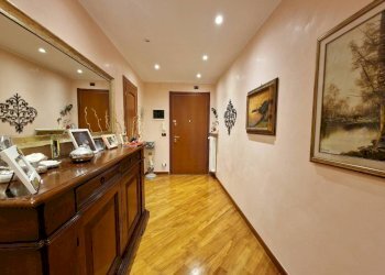 Ingresso - Quadrilocale via Graziella Giuffrida, 11, Genova (zona Sampierdarena) - foto 2