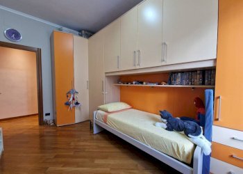 Camera da letto - Quadrilocale via Graziella Giuffrida, 11, Genova (zona Sampierdarena) - foto 8