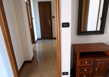 Disimpegno - Trilocale via San Bartolomeo del Fossato, 100, Genova (zona Sampierdarena) - foto 3