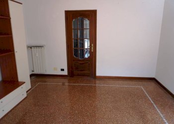 Salone - Trilocale via San Bartolomeo del Fossato, 100, Genova (zona Sampierdarena) - foto 5