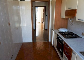Cucina - Trilocale via San Bartolomeo del Fossato, 100, Genova (zona Sampierdarena) - foto 6