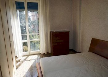 Camera da letto - Trilocale via San Bartolomeo del Fossato, 100, Genova (zona Sampierdarena) - foto 7