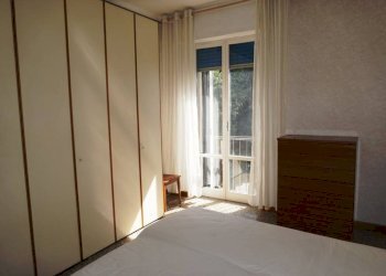Camera da letto - Trilocale via San Bartolomeo del Fossato, 100, Genova (zona Sampierdarena) - foto 8