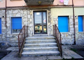 Facciata - Trilocale via San Bartolomeo del Fossato, 100, Genova (zona Sampierdarena) - foto 28