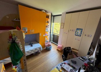 Camera da letto - Trilocale via Emilio Salgari, Genova (zona Pegli) - foto 12