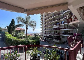 Balcone - Appartamento via Virgilio, 19, Bordighera - foto 2