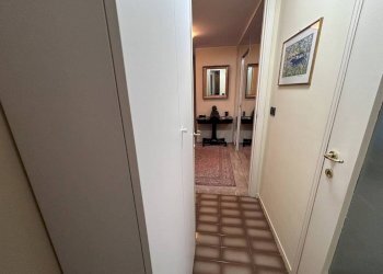 Corridoio - Appartamento via Virgilio, 19, Bordighera - foto 13