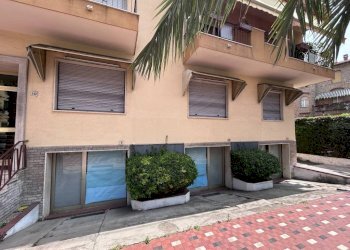 Facciata - Quadrilocale corso Europa, 10, Bordighera - foto 28