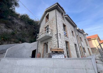 Facciata - Bilocale corso Mentone, 48, Ventimiglia - foto 16