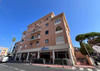 Facciata - Trilocale via Vittorio Emanuele II, 266, Bordighera - foto 18