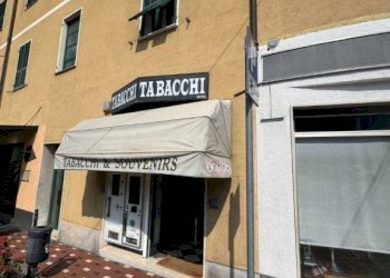 Facciata - Bar - Tobacco - Ricevitoria piazza Valgoi, 5, Bordighera - photo 3