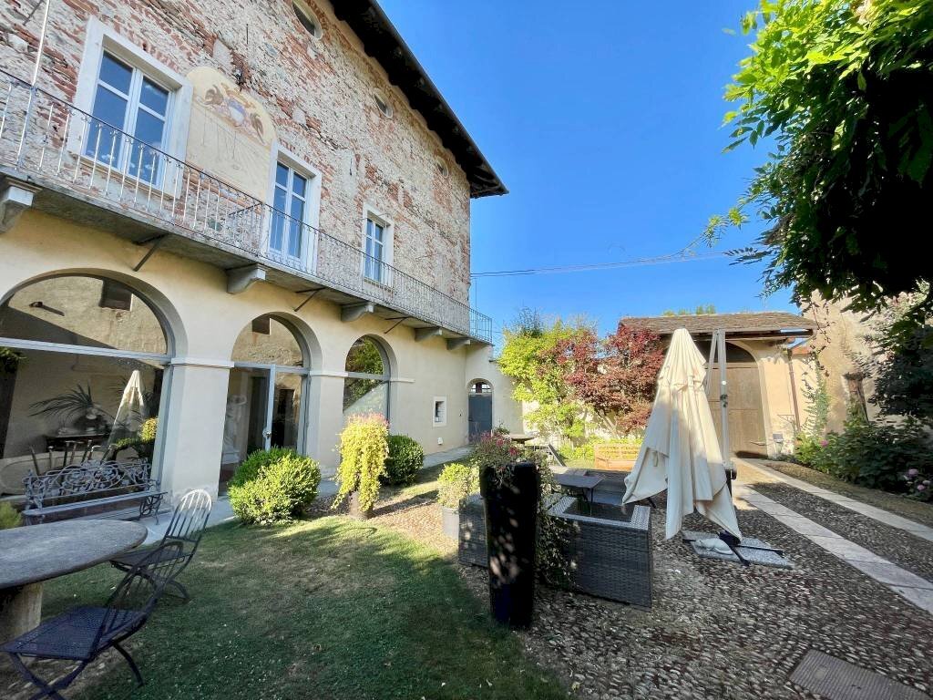 Facciata - Villa via Duccio Galimberti, 45, Valgrana - photo 2