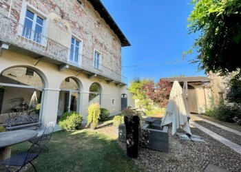 Facciata - Villa via Duccio Galimberti, 45, Valgrana - foto 2
