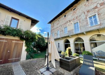 Cortile interno - Villa via Duccio Galimberti, 45, Valgrana - foto 8