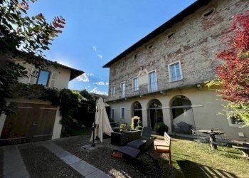 Facciata - Villa via Duccio Galimberti, 45, Valgrana - foto 9