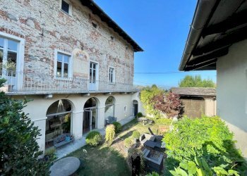 Facciata - Villa via Duccio Galimberti, 45, Valgrana - foto 11