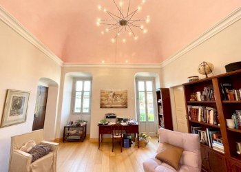 Stanza arredata - Villa via Duccio Galimberti, 45, Valgrana - foto 44