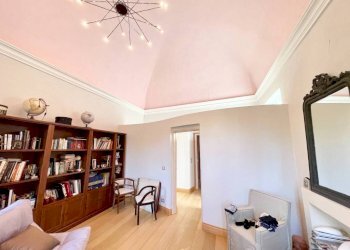 Stanza arredata - Villa via Duccio Galimberti, 45, Valgrana - foto 46