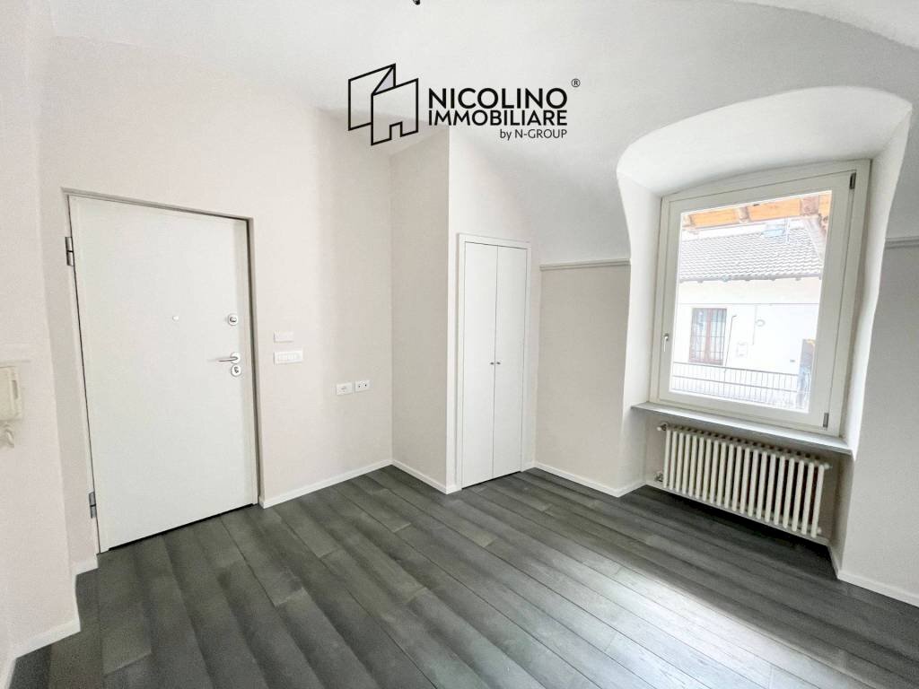 Soggiorno - Four-room apartment piazza Vincenzo Virginio, 9, Cuneo (neighborhood Centro) - photo 1