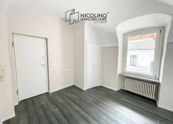 Soggiorno - Quadrilocale piazza Vincenzo Virginio, 9, Cuneo (zona Centro) - foto 1