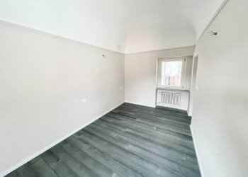 Camera da letto - Quadrilocale piazza Vincenzo Virginio, 9, Cuneo (zona Centro) - foto 11