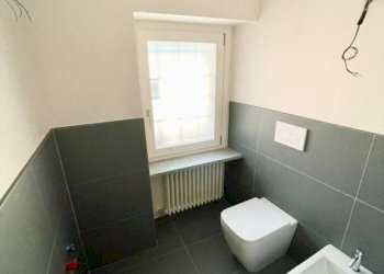 Bagno - Quadrilocale piazza Vincenzo Virginio, 9, Cuneo (zona Centro) - foto 17