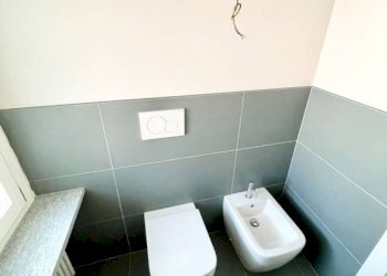 Bagno - Quadrilocale piazza Vincenzo Virginio, 9, Cuneo (zona Centro) - foto 18