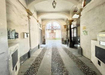 Interno palazzo - Quadrilocale piazza Vincenzo Virginio, 9, Cuneo (zona Centro) - foto 28